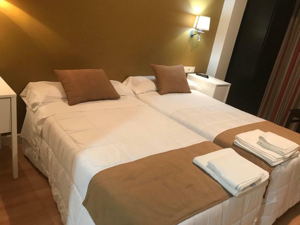 Hotel Moya Navalmoral De La Mata Eksteriør bilde